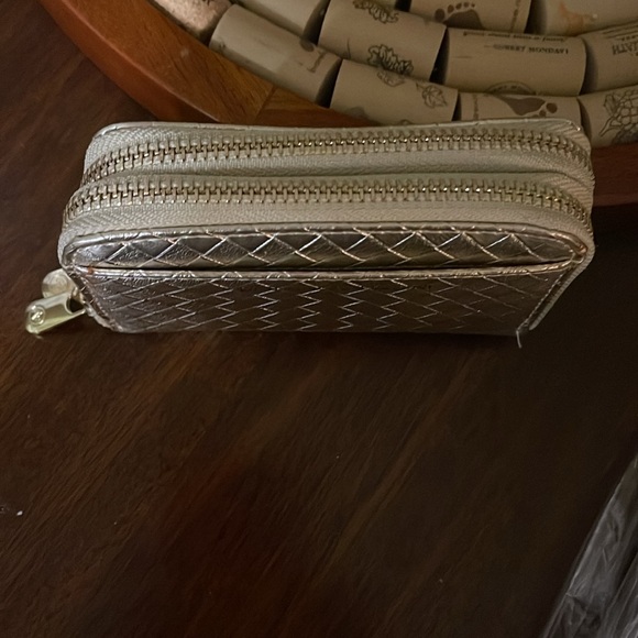 Adrienne Vittadini Gold Zip Around Wallet - Picture 2 of 8